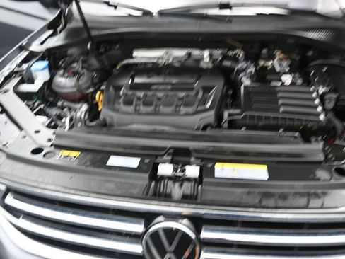 Used 2023 Volkswagen Tiguan SE FWD image 16