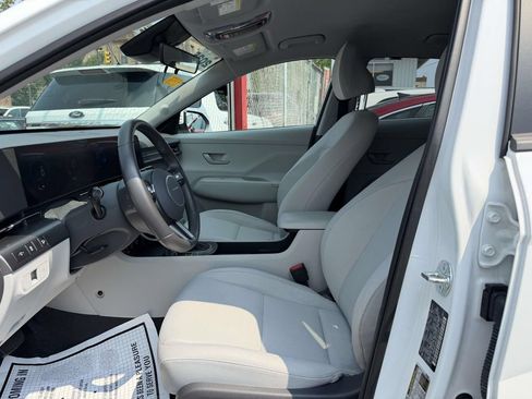 Certified 2025 Hyundai Kona SEL AWD/4WD image 18