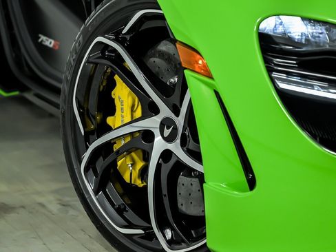 Used 2024 McLaren 750S Spider RWD image 4
