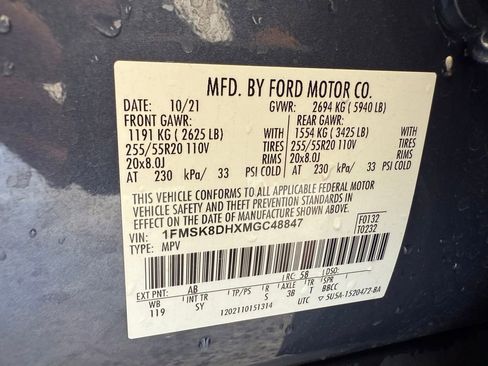 Used 2021 Ford Explorer XLT w/ Equipment Group 202A AWD/4WD image 29