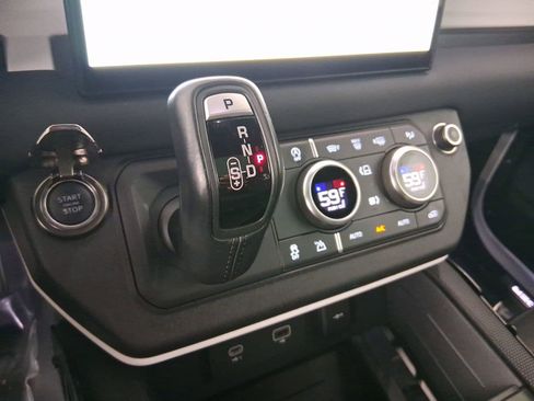 Used 2022 Land Rover Defender 110 X-Dynamic SE image 18
