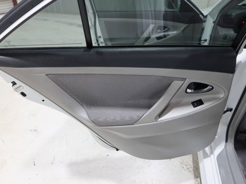 Used 2011 Toyota Camry SE w/ SE Extra-Value Pkg #1 FWD image 30