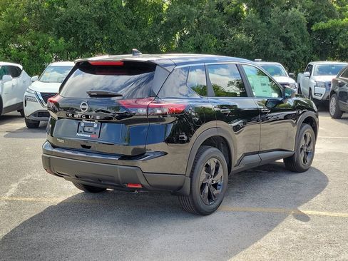 New 2026 Nissan Rogue SV FWD image 7
