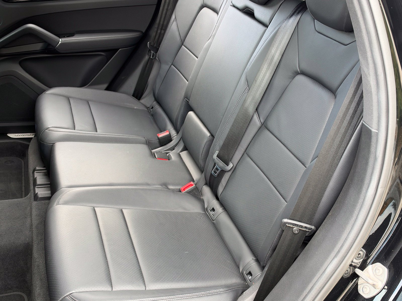 Certified 2023 Porsche Cayenne AWD/4WD image 17
