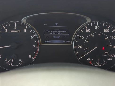 Used 2017 Nissan Pathfinder SV image 8