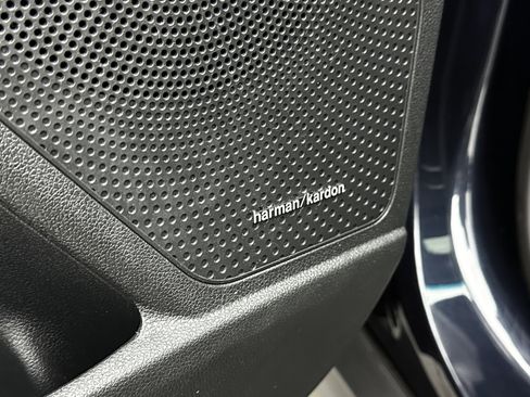 Used 2022 Kia Niro EX Premium image 14