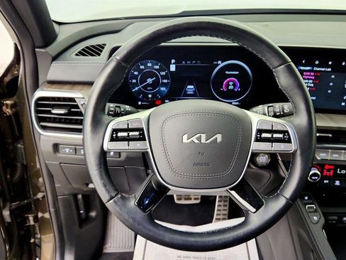 Used 2025 Kia Telluride SX w/ SX Captain's Chair Package AWD/4WD image 14