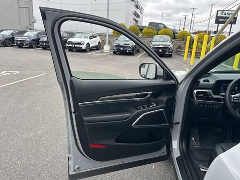 Used 2025 Kia Telluride EX X-Line image 32