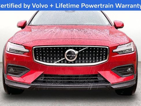 Used 2025 Volvo V60 B5 Cross Country Plus AWD/4WD image 6