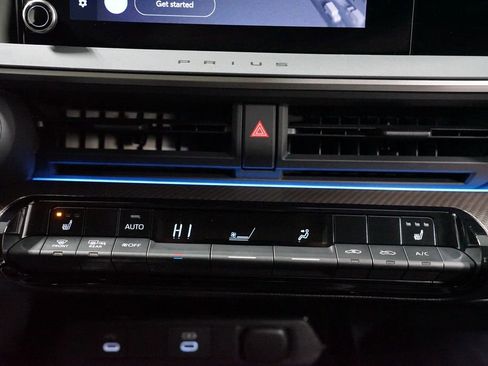 Certified 2025 Toyota Prius image 19