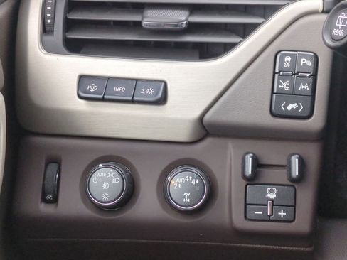 Used 2019 GMC Yukon XL Denali w/ Denali Ultimate Package image 30