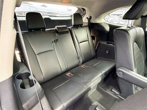 Used 2022 Toyota Highlander XLE image 30