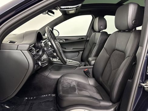Certified 2021 Porsche Macan S image 5