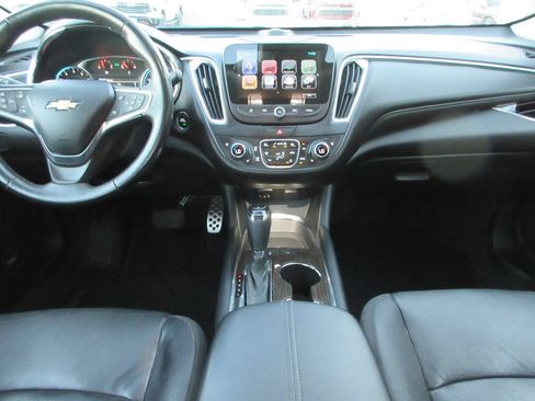 Used 2016 Chevrolet Malibu Premier w/ Driver Confidence Package FWD image 15