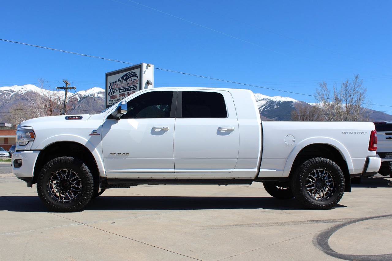 Used 2022 RAM 3500 Laramie AWD/4WD image 4