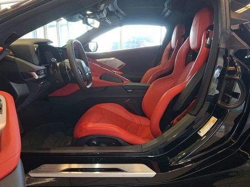 Used 2024 Chevrolet Corvette Stingray Preferred Cpe image 5