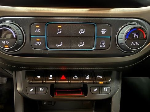 Used 2019 GMC Canyon Denali image 18