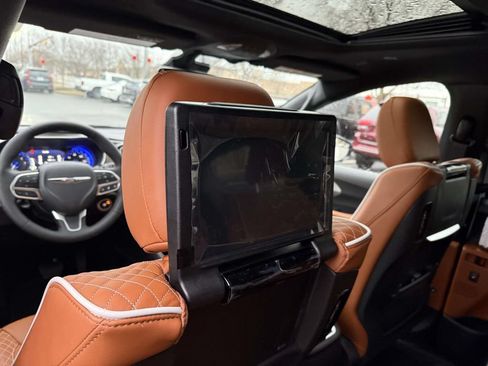 New 2026 Chrysler Pacifica Pinnacle AWD/4WD image 34