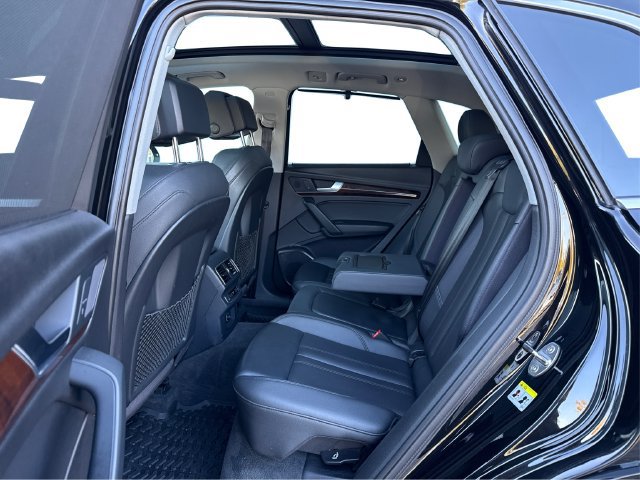 Used 2018 Audi Q5 2.0T Premium Plus w/ Premium Plus Package AWD/4WD image 11