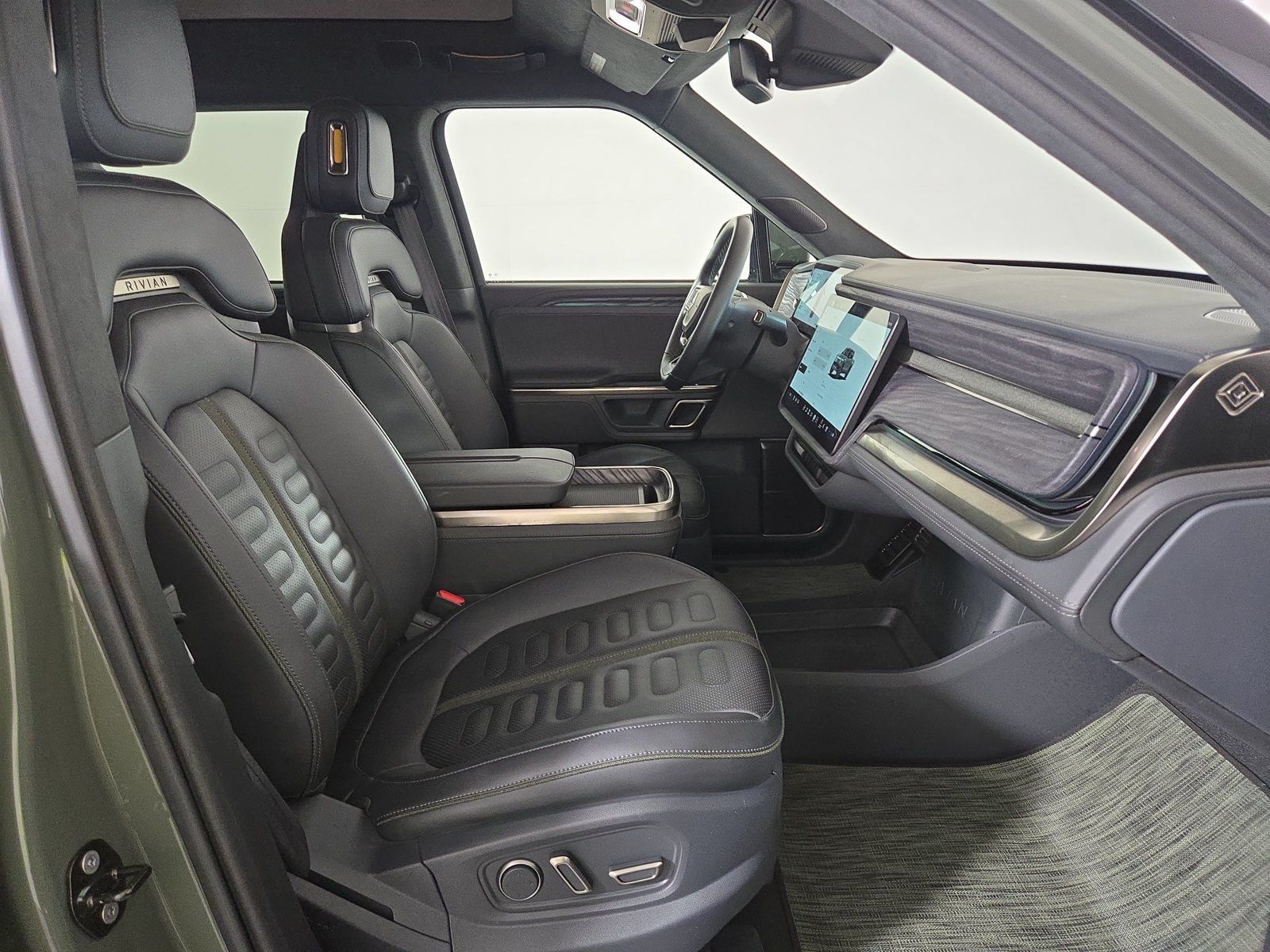Used 2022 Rivian R1T Launch Edition AWD/4WD image 23