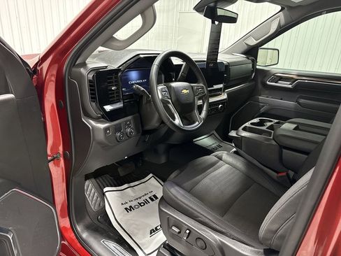 Used 2024 Chevrolet Silverado 1500 LT image 10
