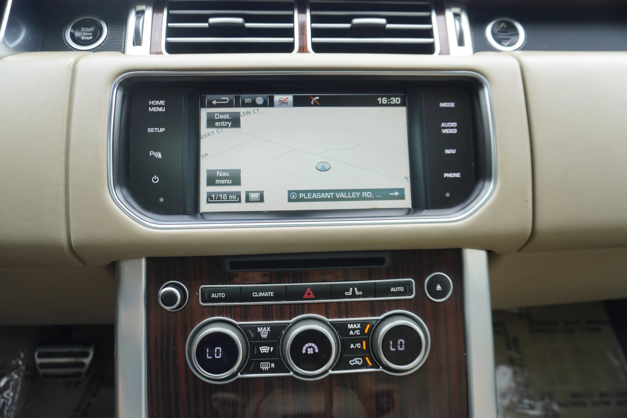Used 2015 Land Rover Range Rover Long Wheelbase Supercharged AWD/4WD image 21