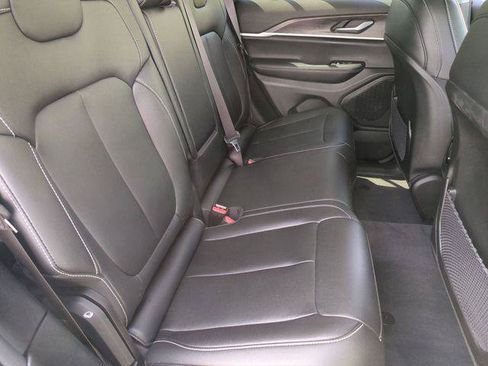 Certified 2023 Jeep Grand Cherokee Limited AWD/4WD image 22