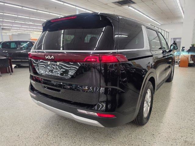 Used 2024 Kia Carnival LX FWD image 5