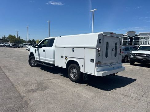 Used 2022 Ford F250 XL w/ Power Equipment Group AWD/4WD image 8