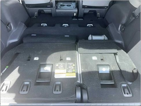 Used 2023 Toyota Sienna XLE image 5