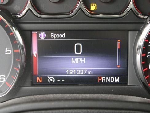 Used 2016 GMC Yukon SLT w/ HD Trailering Package image 11