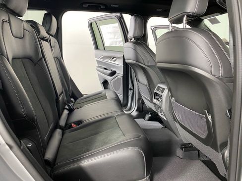 New 2026 Jeep Grand Cherokee Altitude AWD/4WD image 24