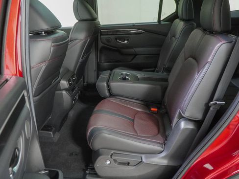 Used 2025 Honda Pilot Black Edition image 48