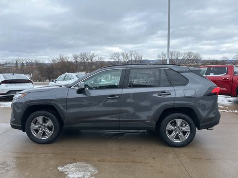 Used 2025 Toyota RAV4 XLE image 12