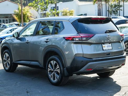 Used 2023 Nissan Rogue SV FWD image 4