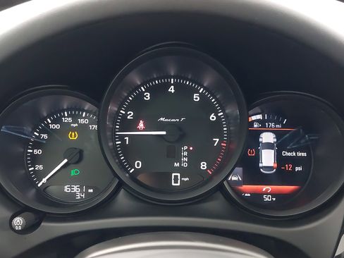 Used 2024 Porsche Macan Turbo w/ Premium Plus Package image 21