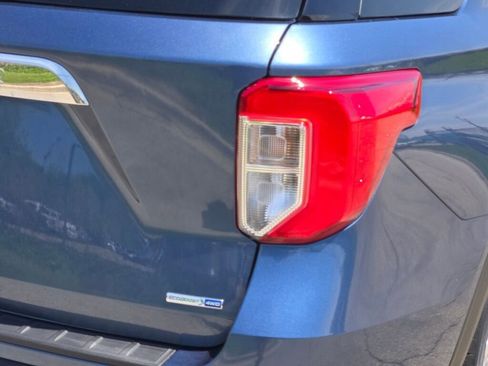 Used 2020 Ford Explorer XLT w/ Comfort Package AWD/4WD image 11