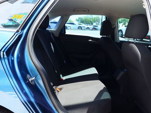 Used 2019 Volkswagen Jetta SE image 27