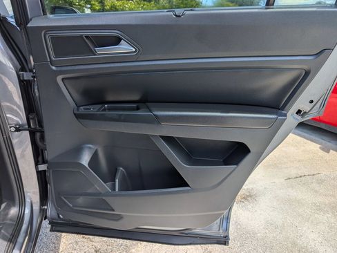 Used 2018 Volkswagen Atlas SE FWD image 32