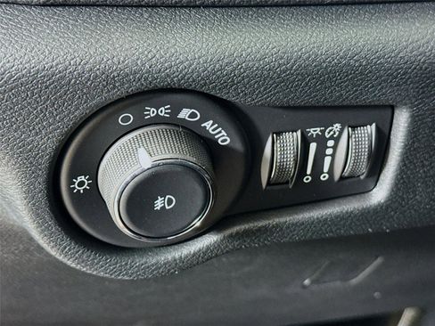 New 2026 Chrysler Pacifica Select image 10