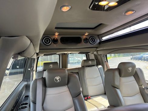Used 2020 GMC Savana 2500 Extended w/ Enhanced Convenience Package RWD image 10