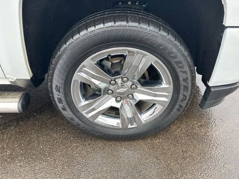 Used 2018 Chevrolet Silverado 1500 Custom w/ Custom Value Package image 37