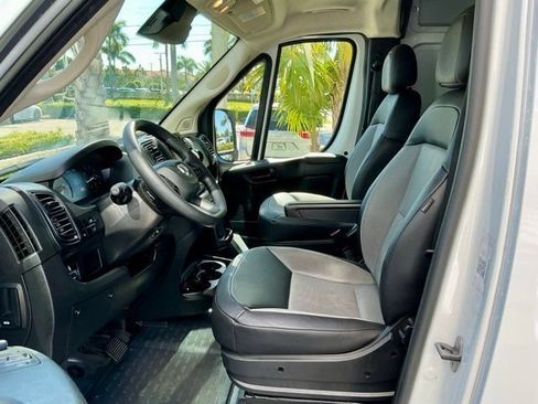 Used 2025 RAM ProMaster 2500 w/ Convenience Group FWD image 9