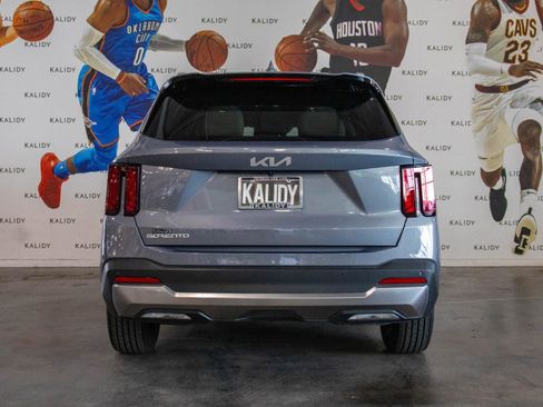 Used 2025 Kia Sorento S w/ Panoramic Sunroof Package FWD image 24