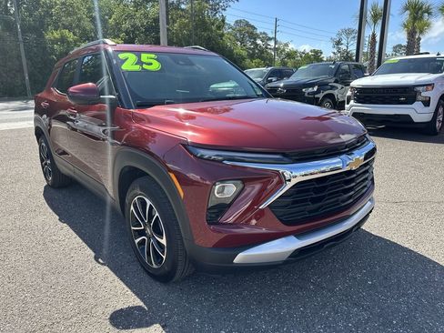 Used 2025 Chevrolet TrailBlazer LT w/ Convenience Package FWD image 10