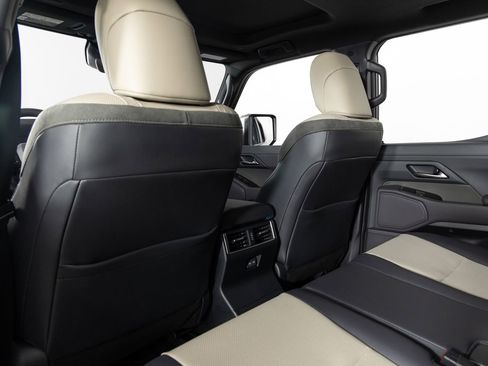 Used 2025 Lexus GX 550 image 19