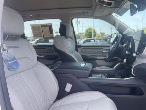 Used 2025 RAM 1500 Tungsten AWD/4WD image 32