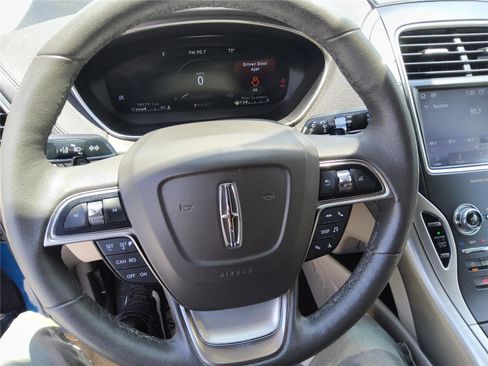 Used 2020 Lincoln Nautilus FWD image 33