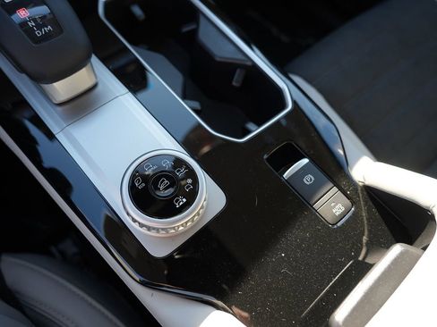 New 2026 Mitsubishi Outlander SE image 27