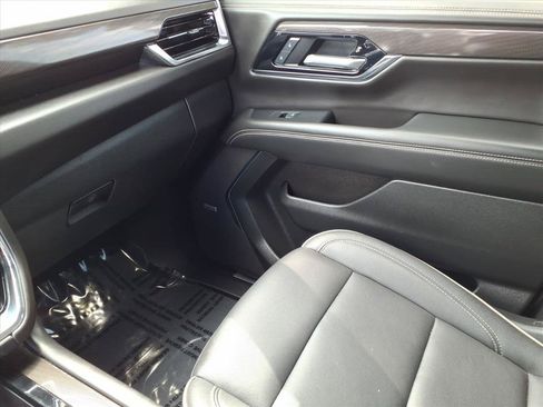 Used 2025 GMC Yukon Elevation AWD/4WD image 23